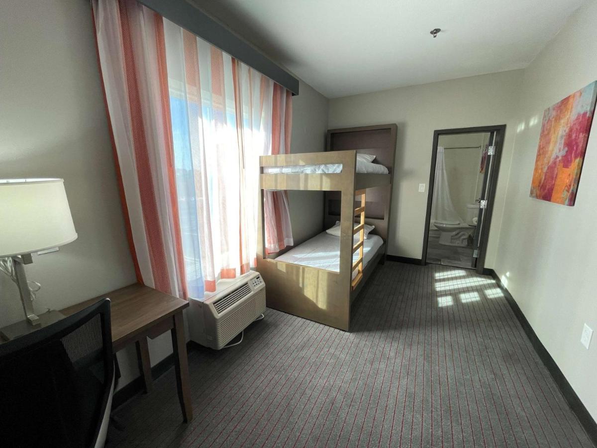 La Quinta Inn & Suites By Wyndham Augusta Fort Eisenhower Exteriör bild