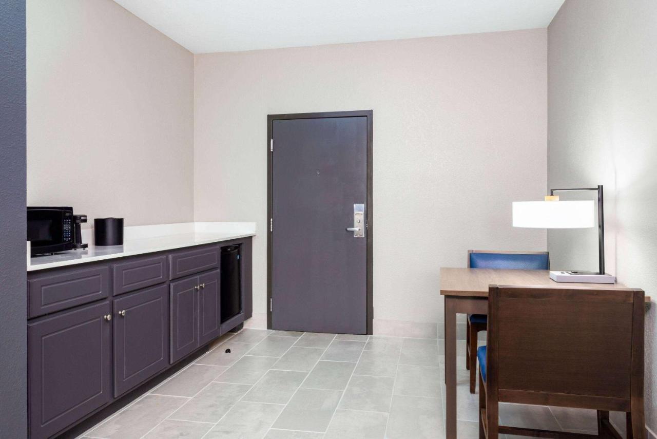 La Quinta Inn & Suites By Wyndham Augusta Fort Eisenhower Exteriör bild