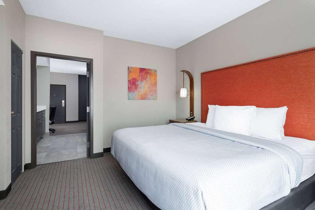 La Quinta Inn & Suites By Wyndham Augusta Fort Eisenhower Rum bild