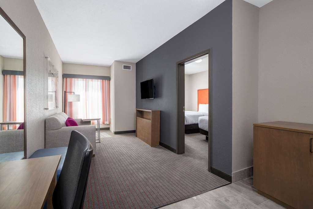 La Quinta Inn & Suites By Wyndham Augusta Fort Eisenhower Rum bild